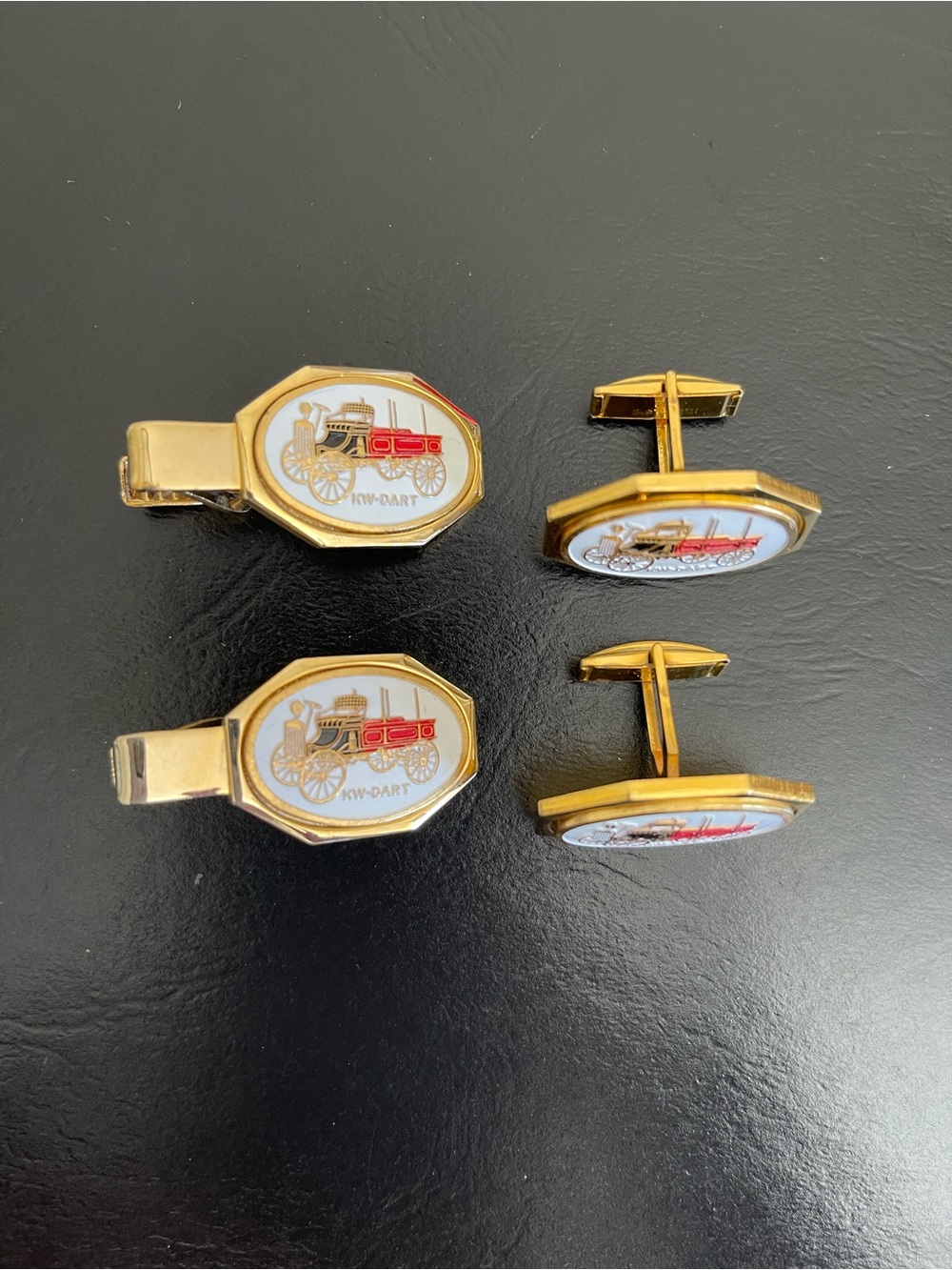 Vintage Kw dart truck Tie Clip and Cufflinks Set .